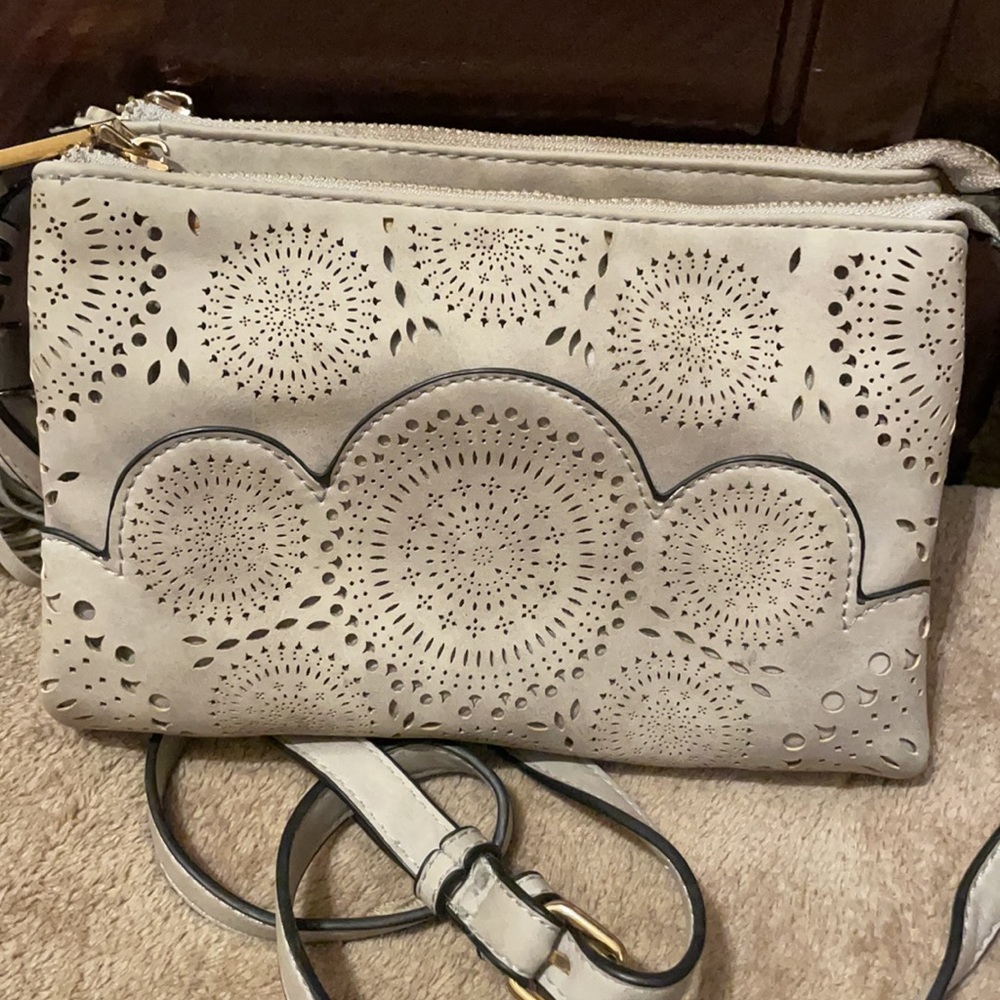 Crossbody handbag